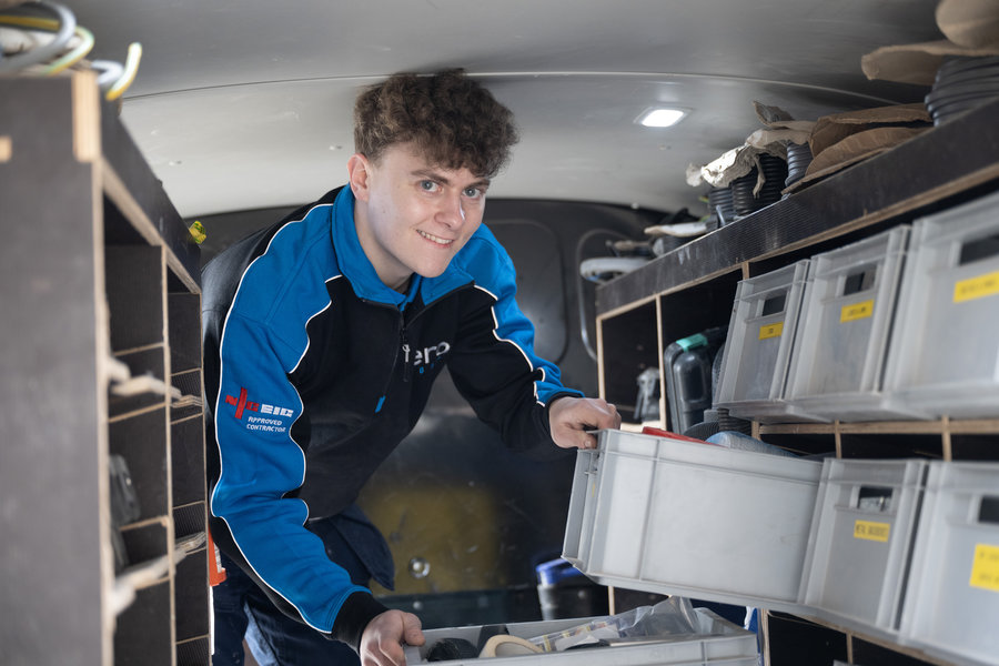 Vero Group electrician preparing for an emergency call-out